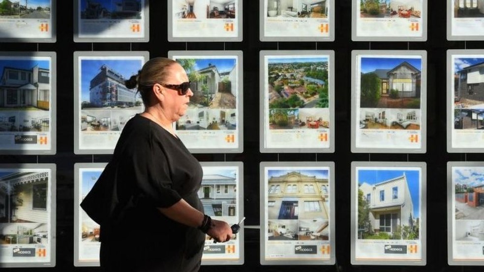 No Reino Unido, imóveis subiram 1,1% apenas em abril sobre março, marcando a 10ª alta mensal consecutiva, maior sequência desde 2016, segundo empresa financeira Halifax — Foto: Getty Images via BBC