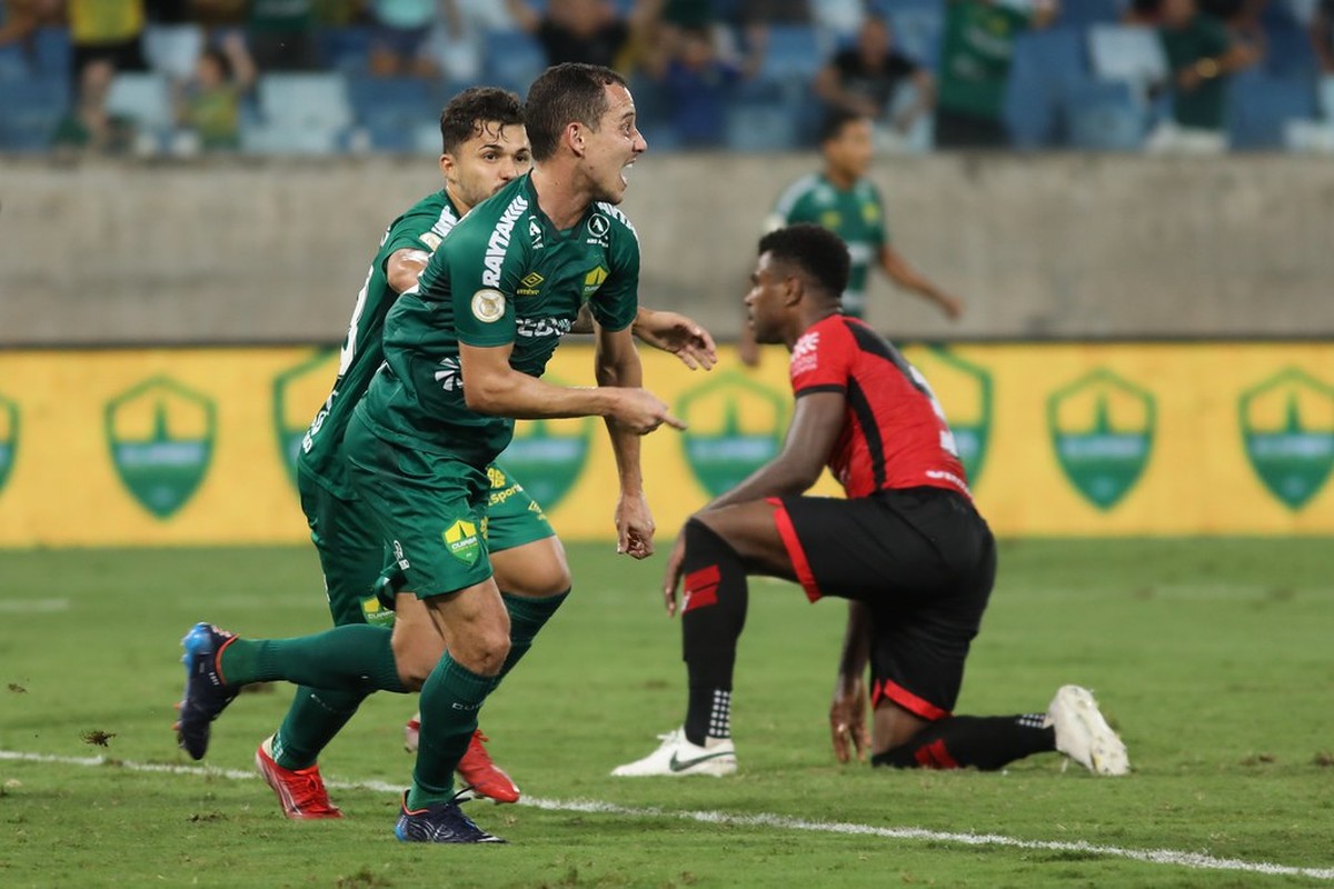 Rodriguinho deve voltar ao time titular no confronto diante do Atlético ...