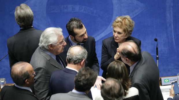 Guilherme Afif e senadora Marta Suplicy durante a sessão no Senado (Foto: ASN/Charles Damasceno)
