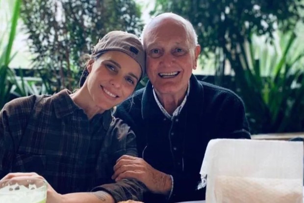 Fernanda Lima e o pai, Cleomar Lima (Foto: Reprodução/Instagram)