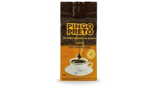 O pó para preparo de bebida sabor café tradicional, da Pingo Preto, tem registro na Anvisa: novidade viralizou na internet — Foto: Arte