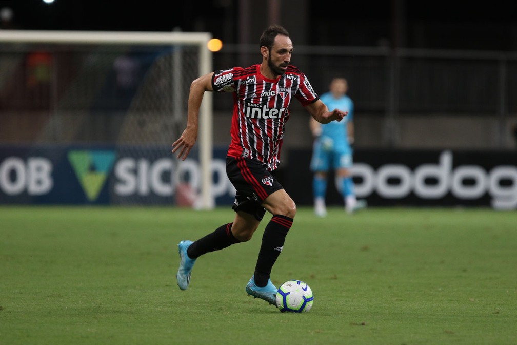 Juanfran � o lateral titular do S�o Paulo � Foto: Rubens Chiri / saopaulofc.net