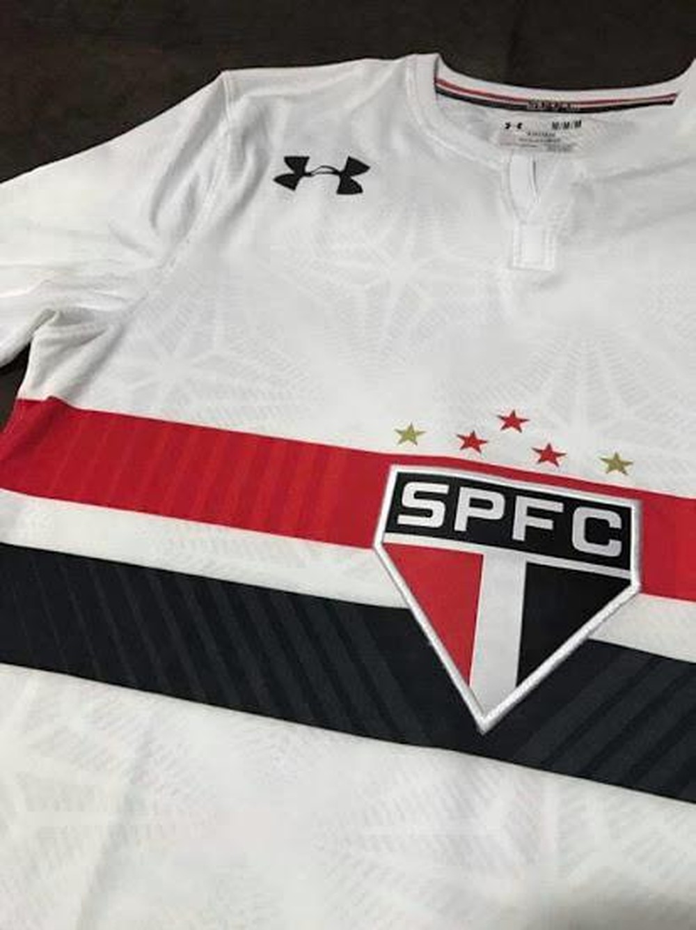 Tricolor estreia nova camisa quinta-feira, no jogo de ida da quarta fase da Copa do Brasil, no Morumbi