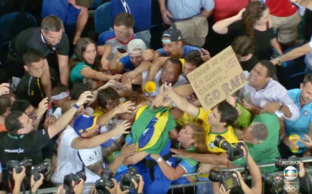 Cartaz incentiva a atleta Rafaela Silva, que faturou o ouro no judô. (Foto: Reprodução/TV Globo )