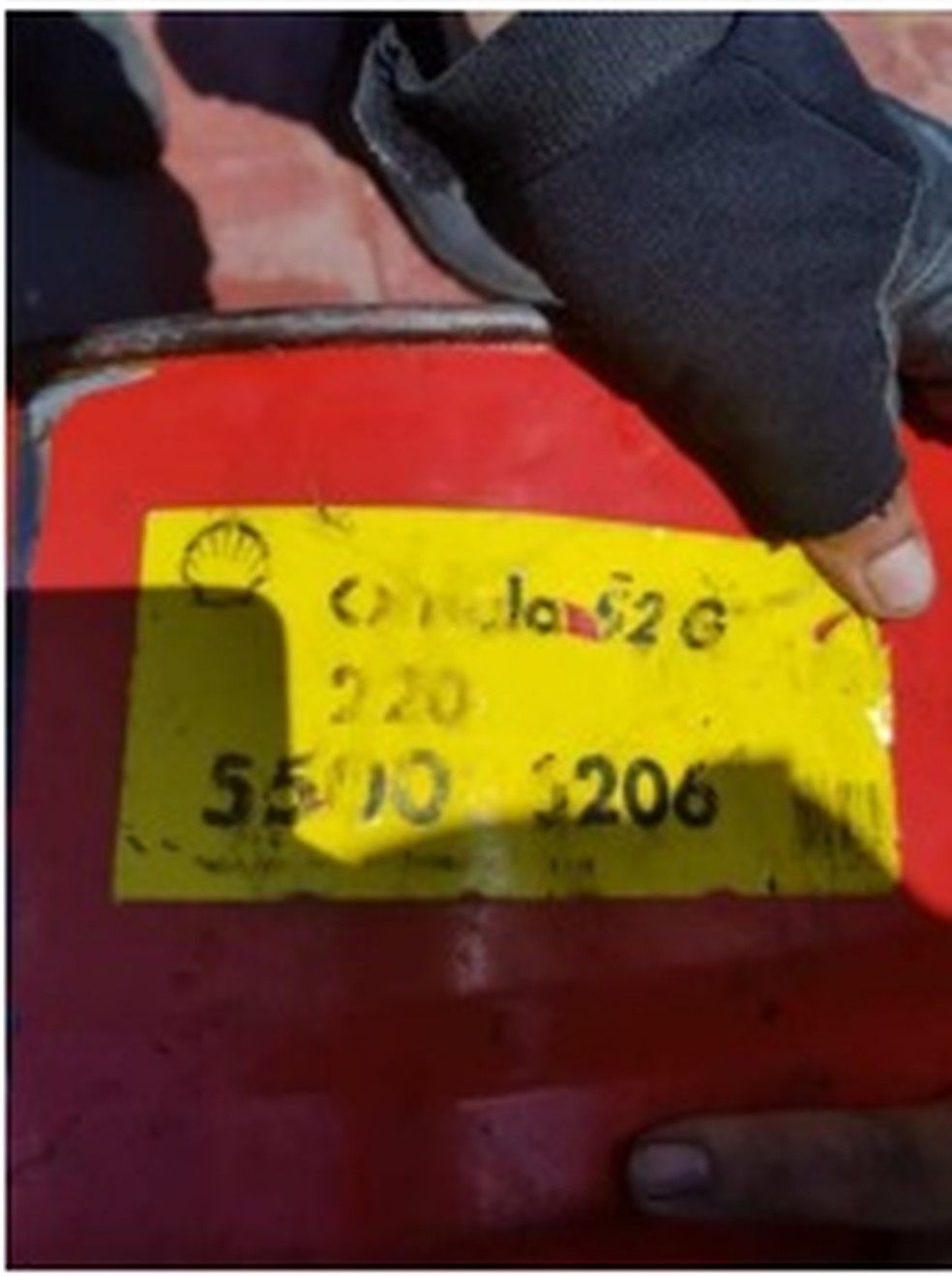 Tambor encontrado na costa do Rio Grande do Norte tem a marca da empresa Shell — Foto: Divulgação/Marinha do Brasil