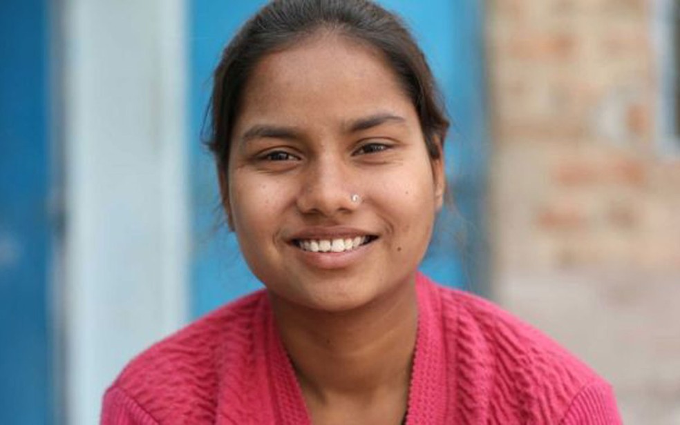 Monika quer que sua história fique conhecida, para ajudar outras meninas que são obrigadas a se casar precocemente  (Foto: Peter Leng/Neha Sharma/BBC)