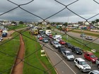 Protesto bloqueia a BR-040, entre Valparaíso de Goiás e Luziânia