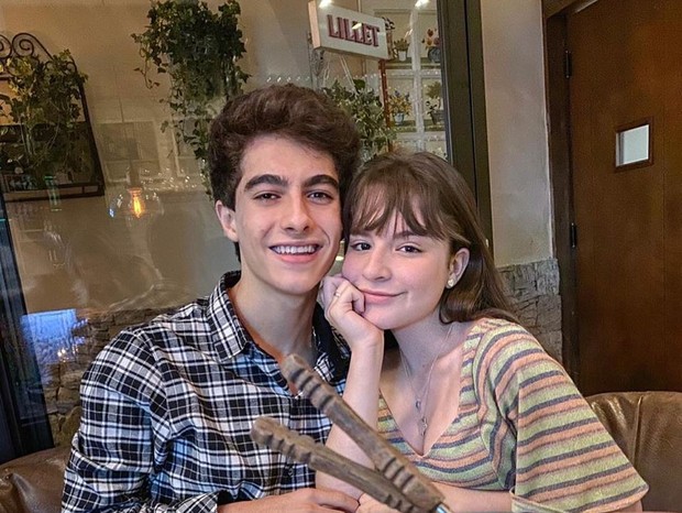 Sophia Valverde e Lucas Burgatti  comemoram 4 meses de namoro (Foto: Reprodução/Instagram)