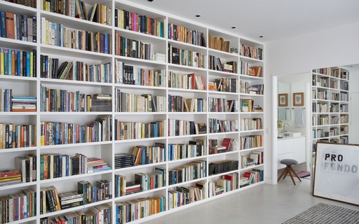 Estante de Livros: 60 Ideias e Inspirações Para Decorar  Design de  interiores casa, Casa minimalista, Interiores de casas