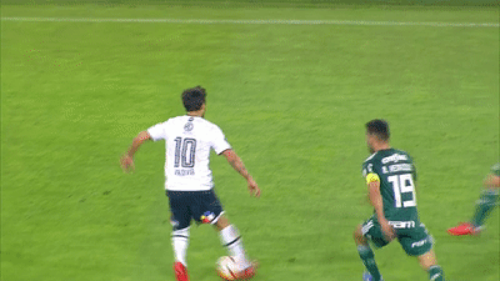 Valdivia teve boa atuação contra o Palmeiras no Chile — Foto: Reprodução