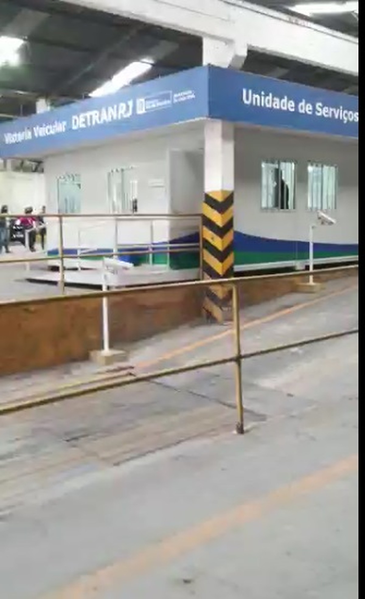 Homem é levado para a delegacia após ameaçar motoristas e funcionários