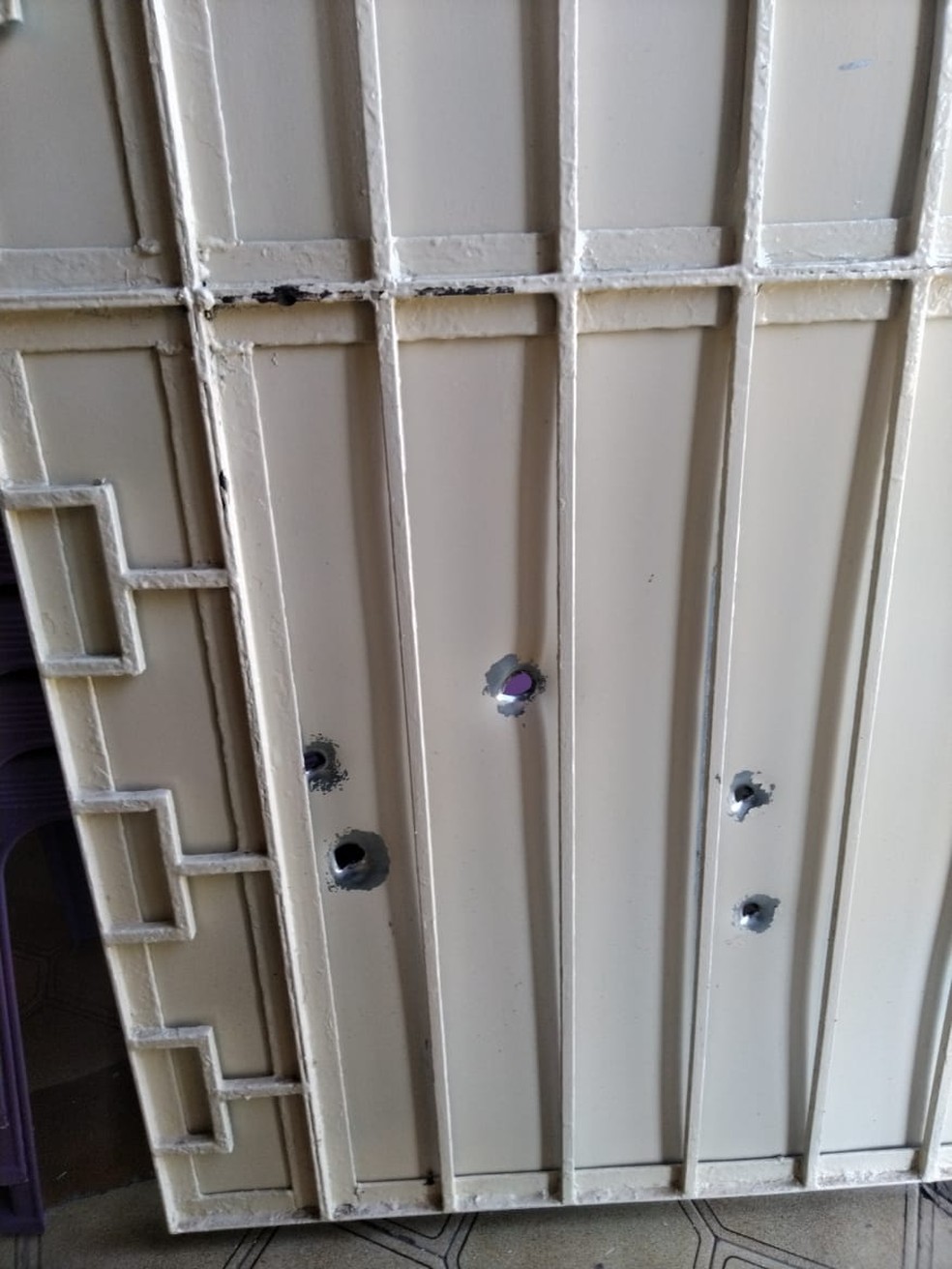 Suspeito de atirar contra casa de tias é preso com mais de 20 armas em sua residência no Piauí — Foto: Divulgação/PM