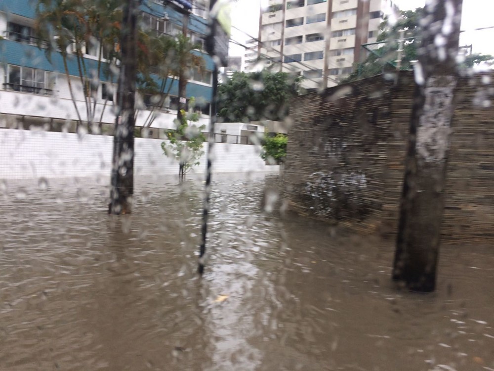  Chuva força Palmeiras a fazer treino fechado em campo perto de hotel