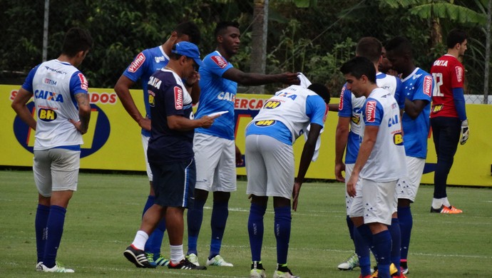 Luta contra o tédio: trabalhar é a solução para os jogadores do Cruzeiro