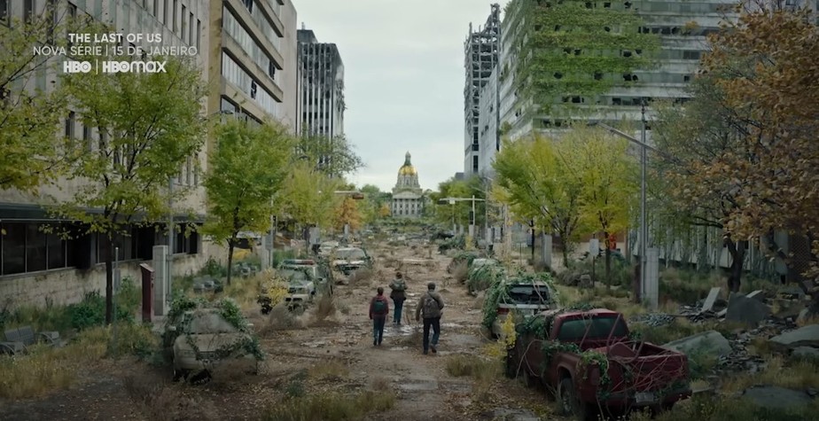 As partes externas e internas dos prédios de The Last of Us apresentam vegetações que transmitem um ar de local abandonado