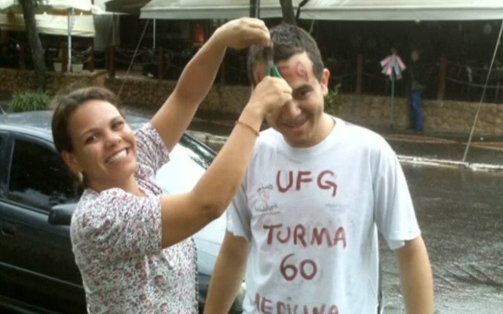 Médico Wallace Pinheiro tratou professor que o ajudou a entrar na universidade, em Goiás — Foto: Reprodução/TV Anhanguera