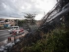 Incêndio atinge área de vegetação na Ladeira Geraldo Melo, em Maceió