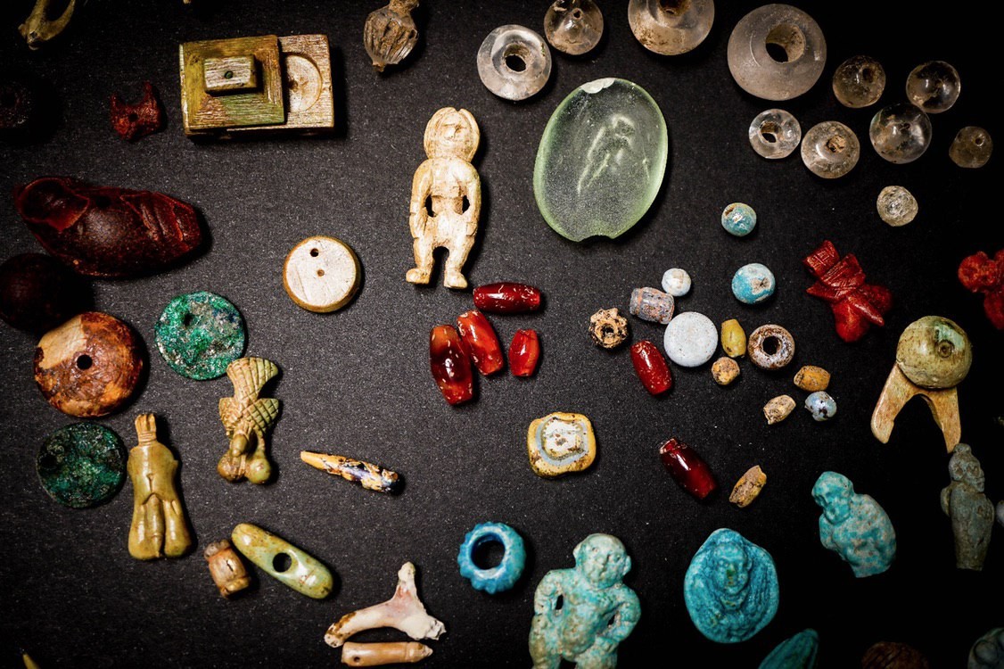 Objetos eram tipicamente utilizados por mulheres como amuletos de proteção (Foto: Parco Archeologico di Pompei)