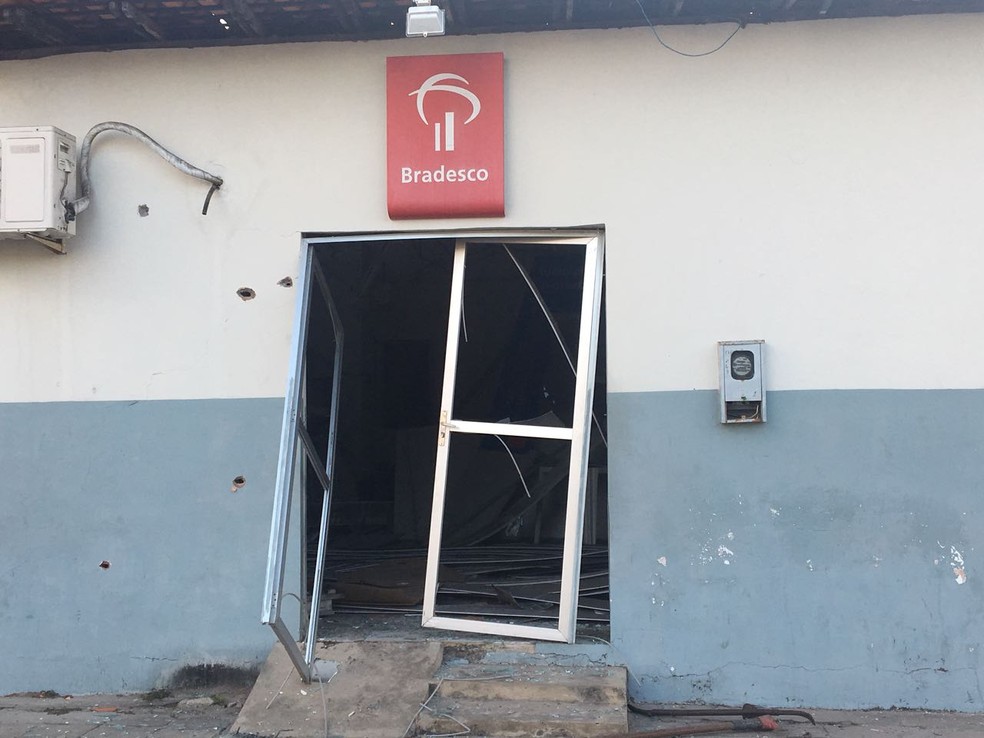 Fachada da agência bancária destruída após explosão em Santo Amaro do Maranhão (Foto: Divulgação/Polícia)