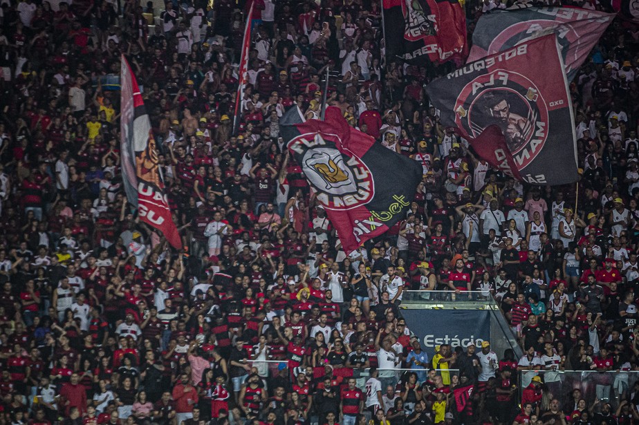 Torcida do Flamengo no Maracanã contra o América-MG