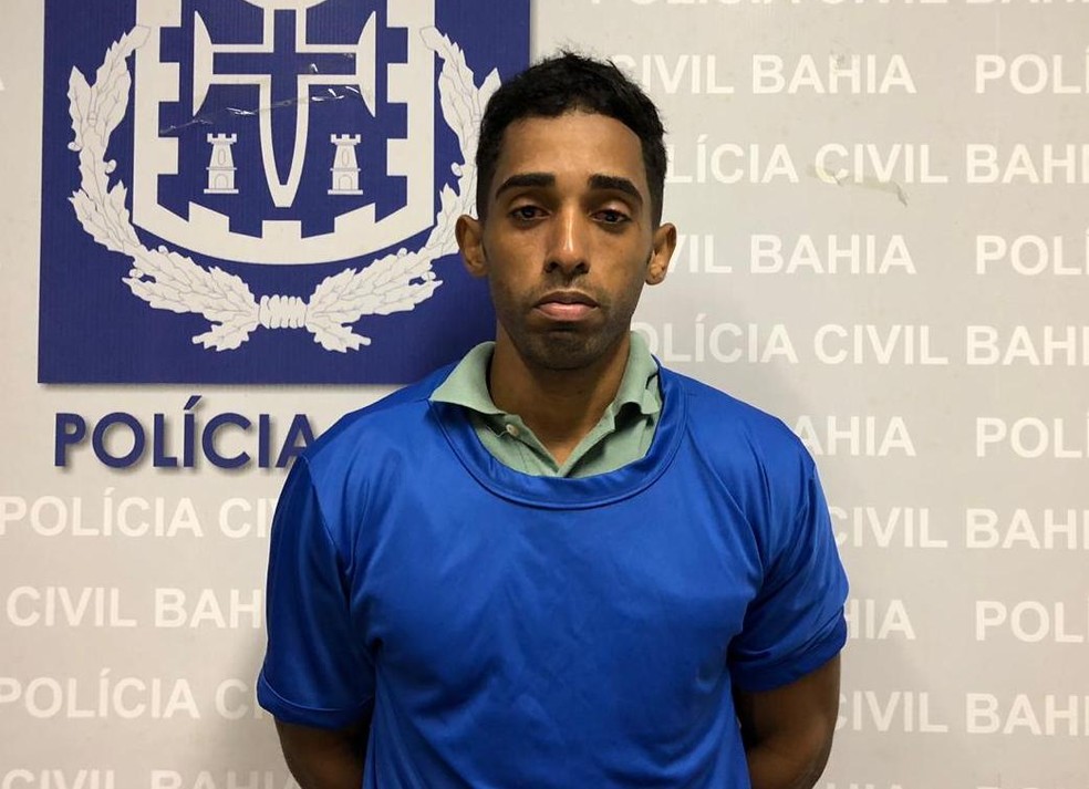Alessandro Santos foi preso por matar a namorada em Mata de SÃ£o JoÃ£o, na Bahia â€” Foto: PolÃ­cia Civil/ DivulgaÃ§Ã£o