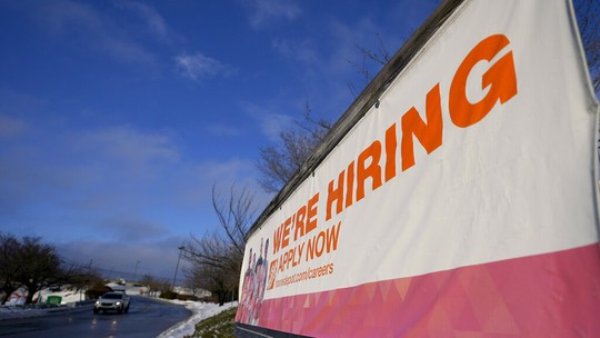 Número de vagas de trabalho em aberto nos EUA tem leve alta em dezembro