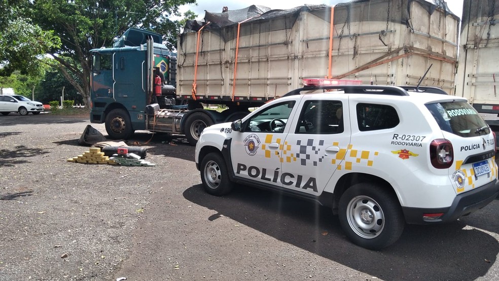 Droga foi apreendida e há suspeita de tráfico internacional — Foto: Polícia Rodoviária/Divulgação