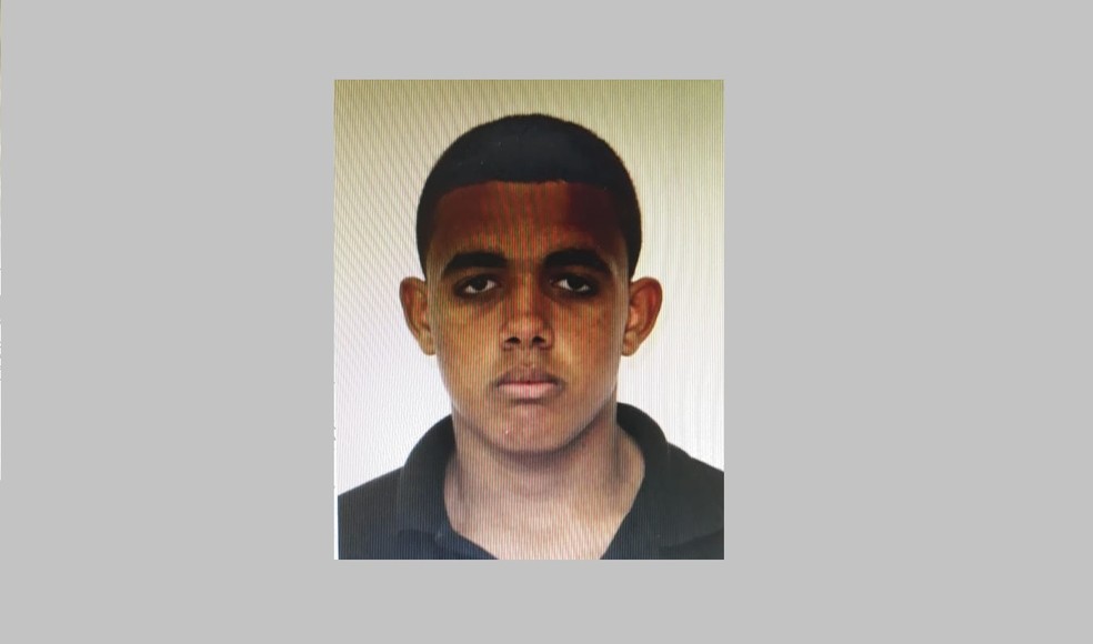 Lorran da ConceiÃ§Ã£o Gomes, de 21 anos, foi encontrado esquartejado em Cabo Frio (Foto: DivulgaÃ§Ã£o/PolÃ­cia Civil)