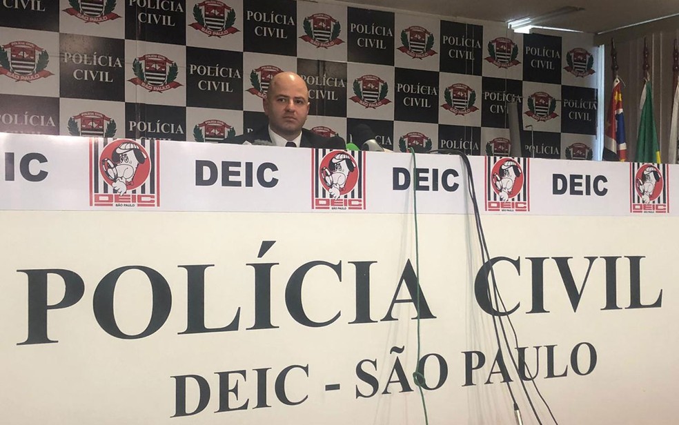 Delegado João Carlos Miguel Hueb, do Deic, investiga o roubo de ouro em Cumbica — Foto: Kleber Tomaz/G1