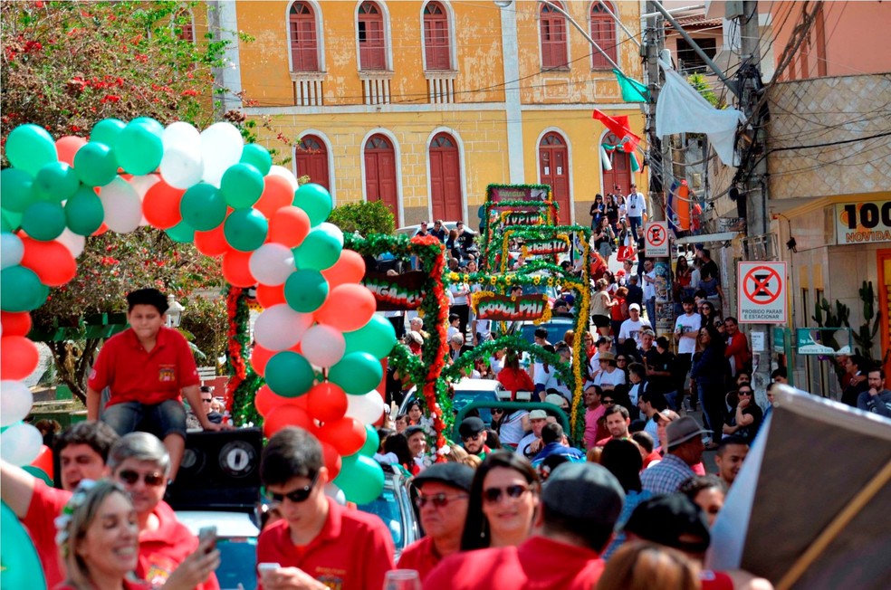 Tradicional desfile das famílias italianas no Festival do Vinho de Varre-Sai não será possível nesta edição do evento devido às medidas de restrição contra à Covid-19 — Foto: Silaine Terra/Prefeitura de Varre-Sai