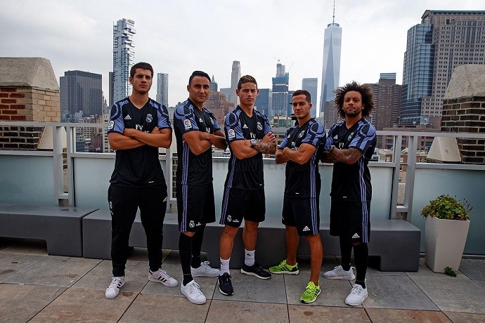 Real Madrid apresenta coleção de uniformes de viagem em parceria
