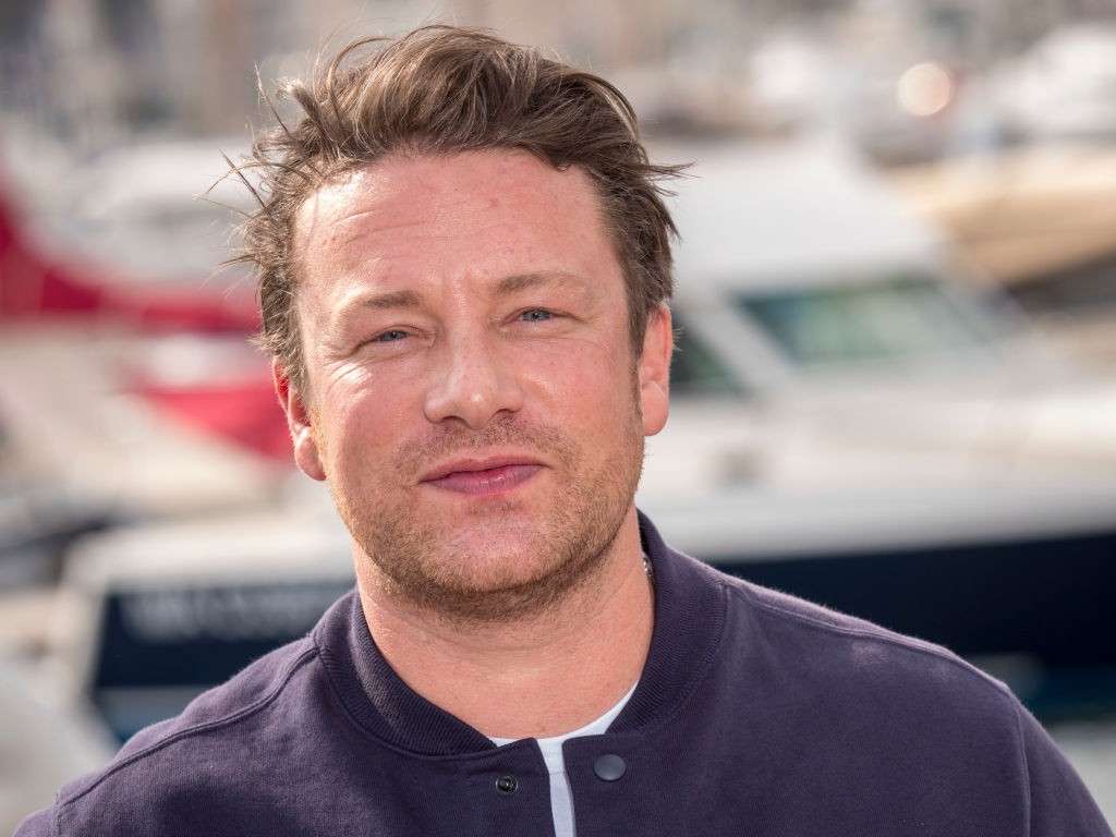 CANNES, FRANCE - OCTOBER 15: Jamie Oliver attend the Jamie Olivier photocall as part of the MIPCOM 2018 on October 15, 2018 in Cannes, France.  (Photo by Arnold Jerocki/Getty Images) (Foto: Getty Images)