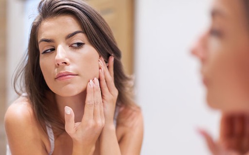 Acne e menstrua&ccedil;&atilde;o: saiba como tratar a oleosidade da pele durante o ciclo  - Revista Marie Claire | Beleza