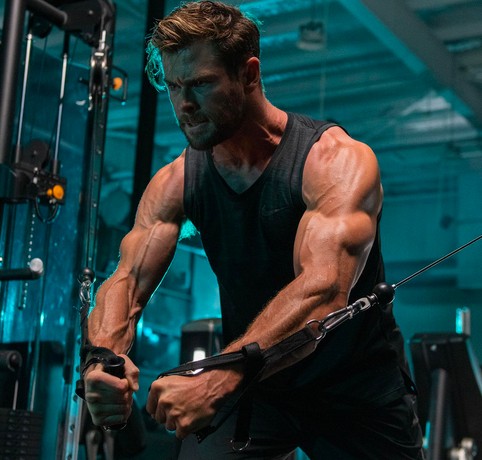 Portal Exibidor - Chris Hemsworth acredita que filmes da Marvel vão tirar  as pessoas de casa