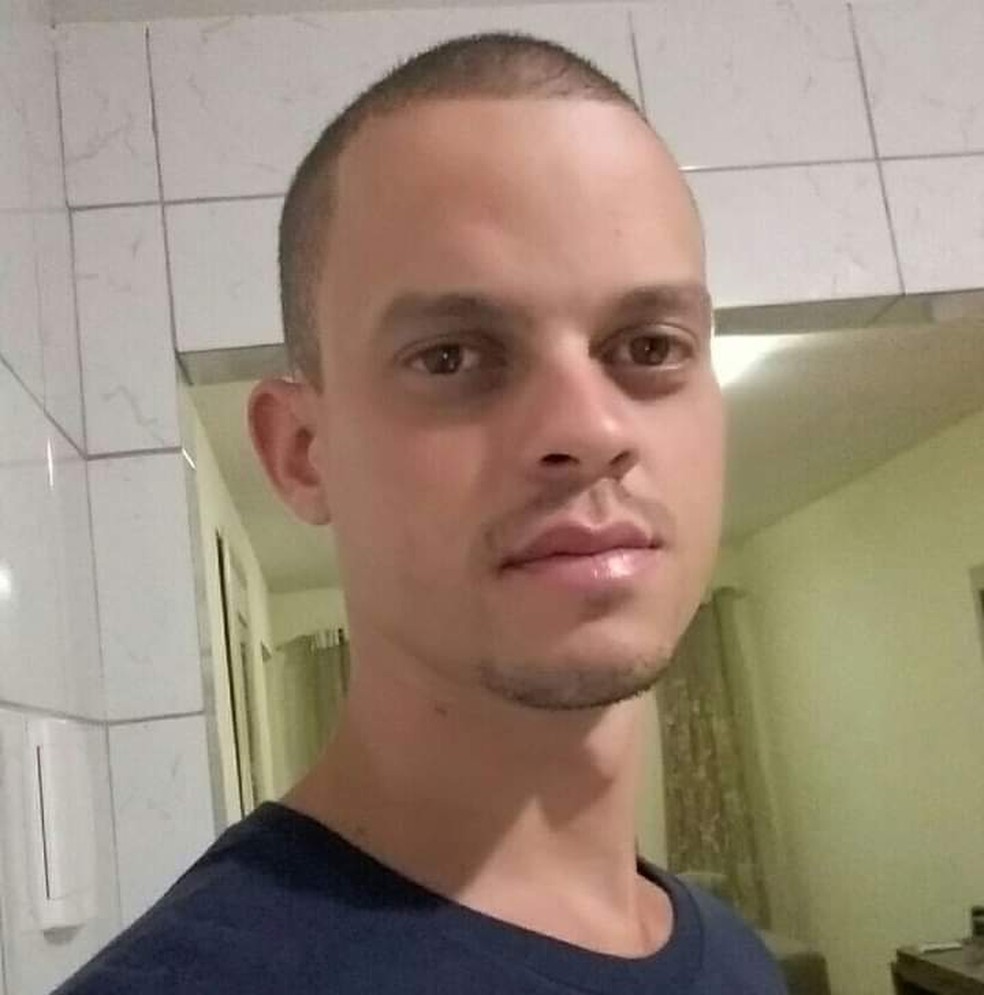 José Reginaldo de Santana Júnior, de 31 anos, foi morto a tiros em Limoeiro, no Agreste do estado — Foto: Reprodução/WhatsApp