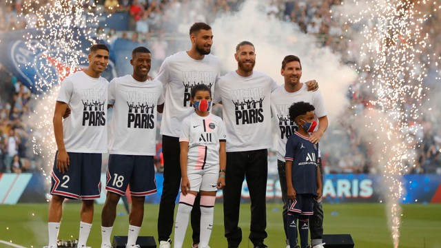 Messi, Donnarumma, Hakimi, Sergio Ramos e Wijnaldum apresentados no Parque dos Príncipes