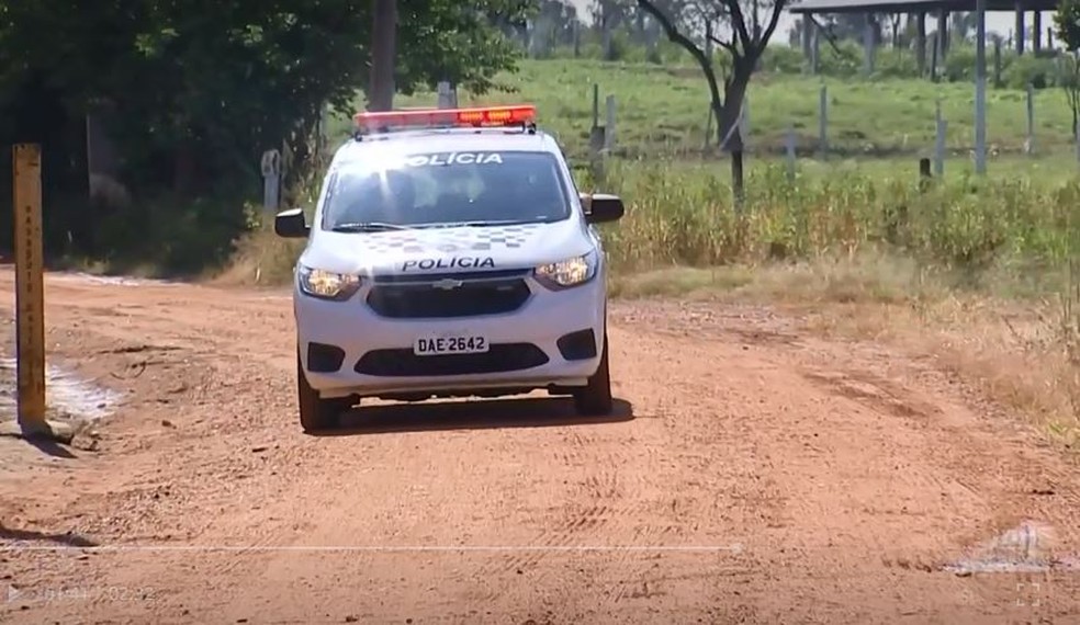 Adolescente de 12 anos matou pai atropelado com carro  — Foto: Reprodução/TV TEM