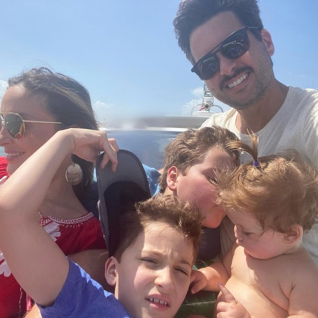 Claudia Leitte posta foto em família (Foto: Reprodução/Instagram)