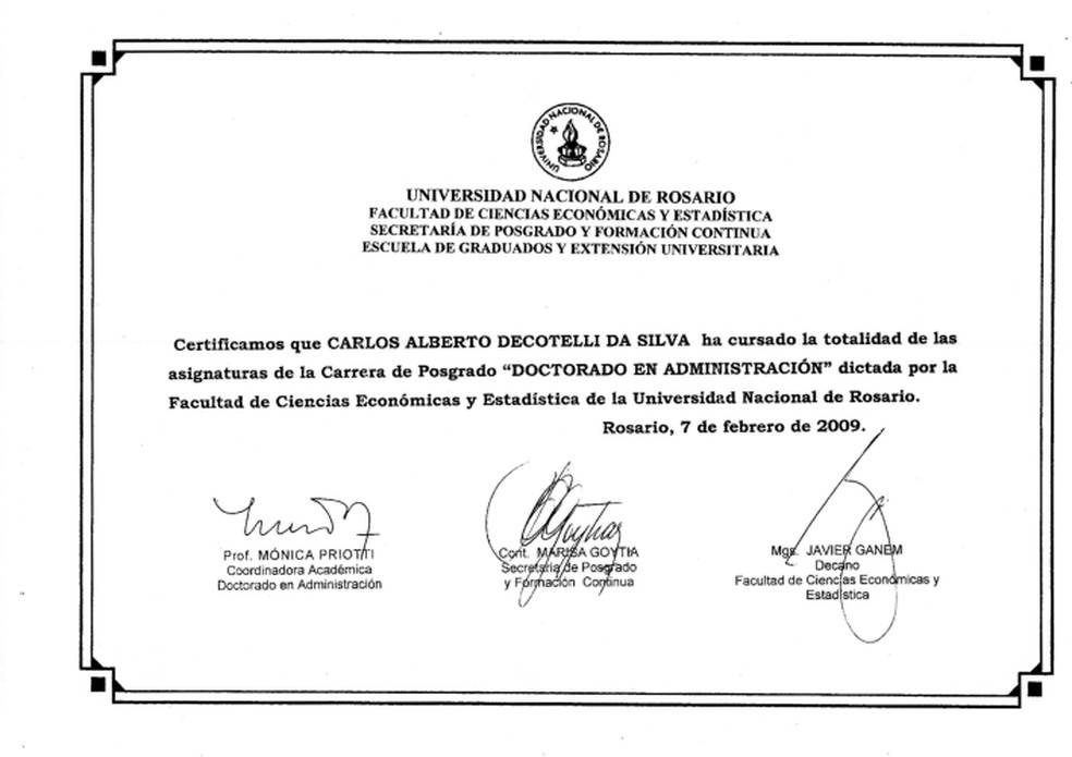Certificado da Universidade Nacional de Rosario enviado pelo MEC atesta que Carlos Alberto Decotelli completou todas as disciplinas exigidas no programa de doutorado da instituição — Foto: Divulgação/MEC