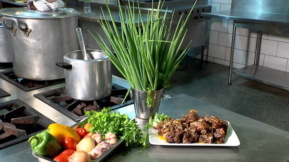 Aprenda A Preparar Carneiro Na Cerveja Preta E Conhaque Receitas Paranaenses G1