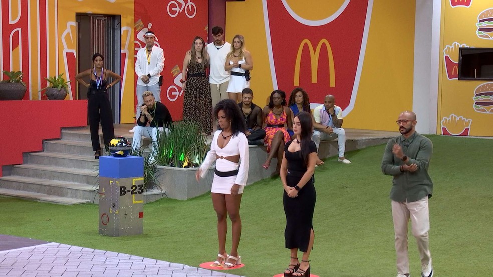 Larissa, Marvvila e Ricardo disputaram a Prova &mdash; Foto: Globo