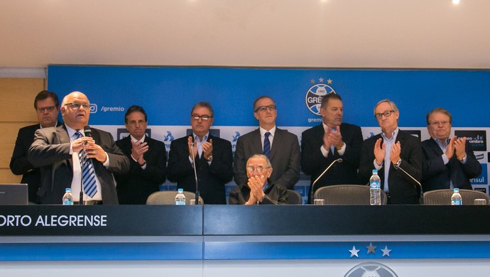 Grêmio mantém estrutura, mas saídas forçam trocas no futebol para 2017
