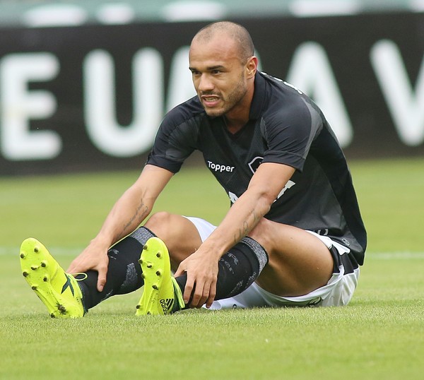 Além de Dutra, Corinthians já sondou Roger e Fernandinho para 2018