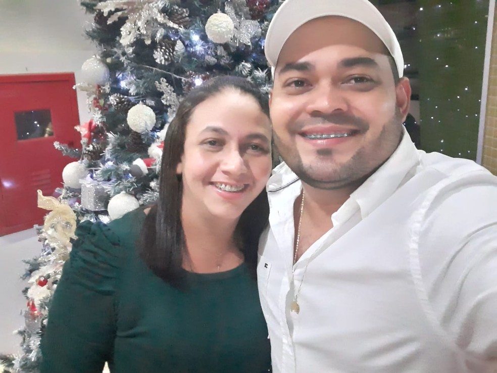 Maciel Bruno e a esposa, Kelma Silva Santos Andrade. — Foto: Reprodução