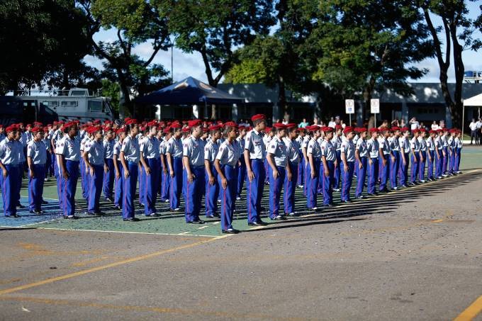 Governo do RS diz que vai manter escolas estaduais cívico-militares