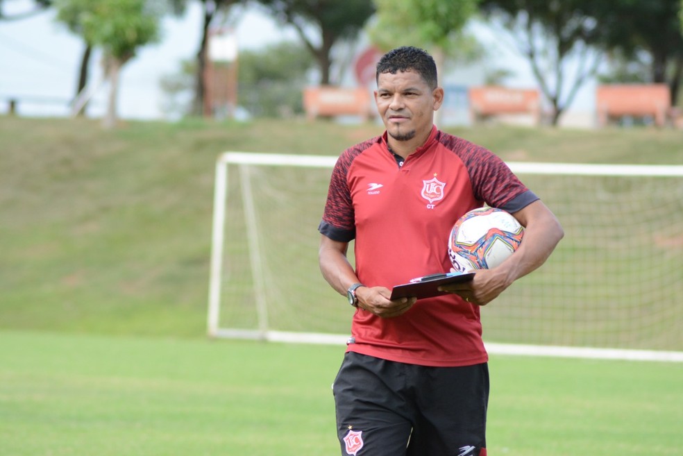 Em sua primeira final, Odil Soares se consolida na principal prateleira de  t&Atilde;&copy;cnicos em Mato Grosso | uni&Atilde;&pound;o rondon&Atilde;&sup3;polis | ge