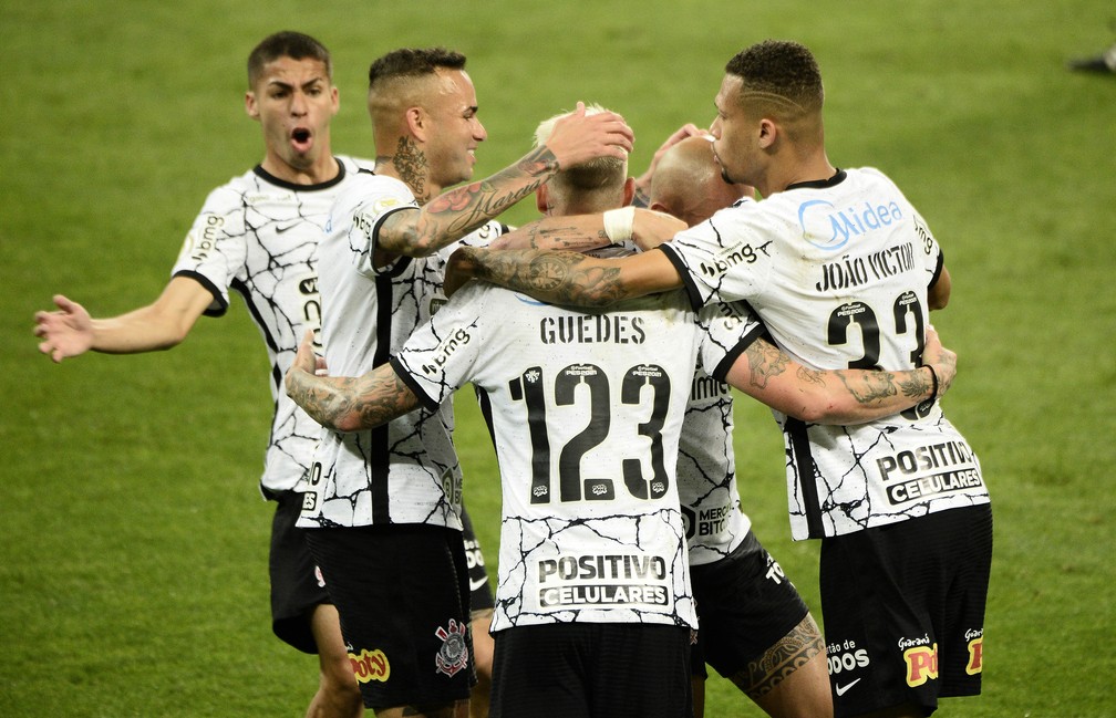 [ANÁLISE] Róger Guedes vai bem, mas desempenho ruim em casa é preocupação no Corinthians 