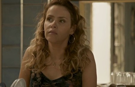 Na terça-feira (4), Gilda (Leona Cavalli) questiona Dino (Paulo Rocha) sobre a prisão de Eliza TV Globo