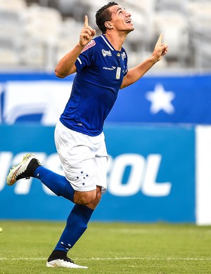 Com ótimo rendimento no Cruzeiro, Leandro Damião busca fazer mais gols