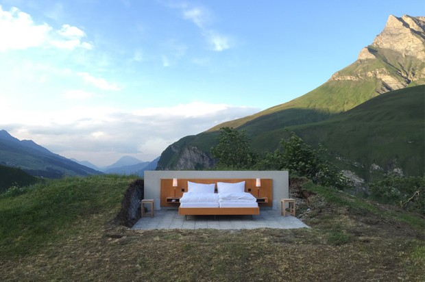 Sem paredes, hotel oferece uma noite ao ar livre nos Alpes Suíços (Foto: Null Stern/Divulgação)